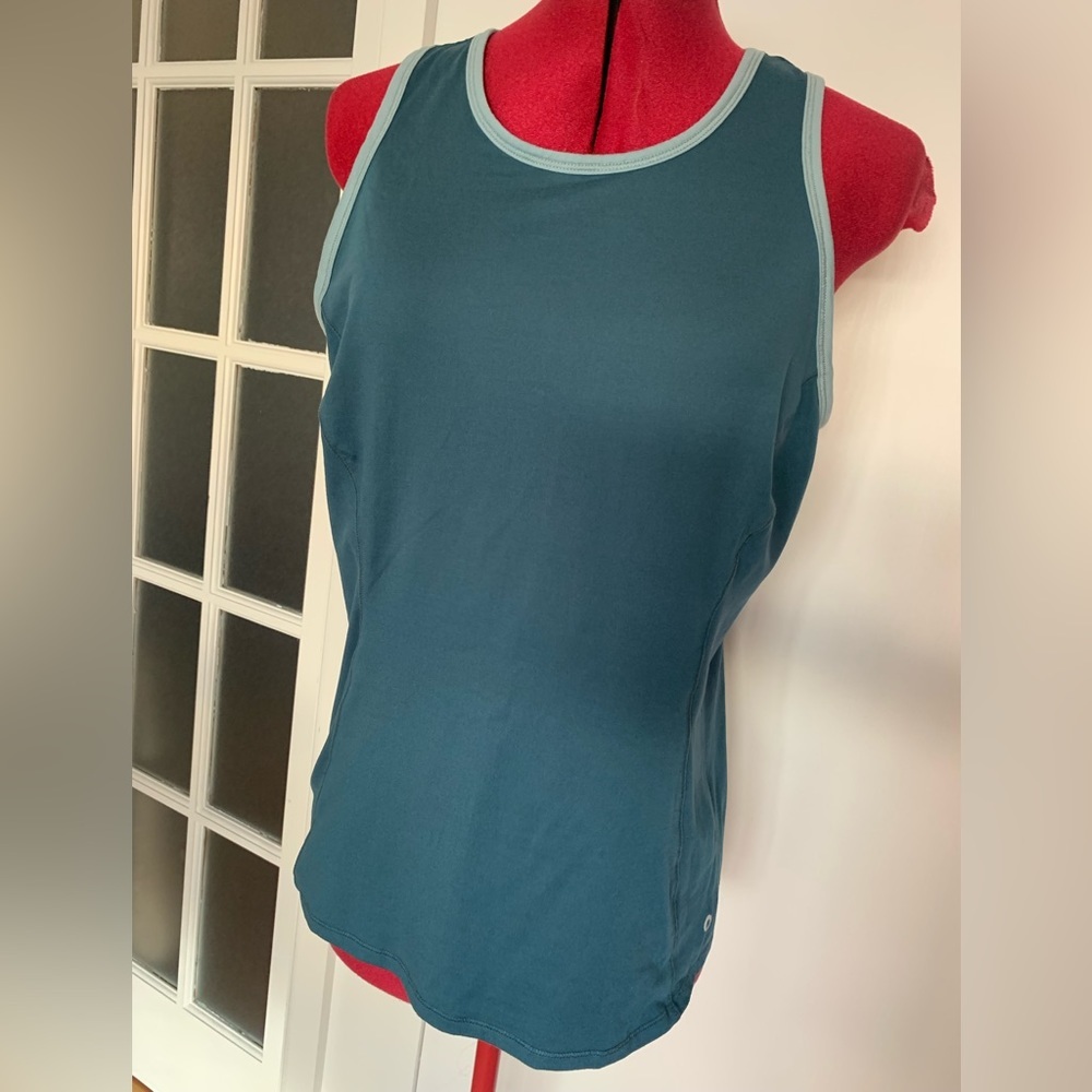 Reitmans Hyba Active Tank Top 10$ or 2 for 15$!